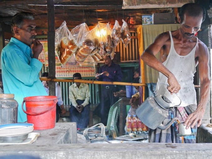 tea stalls in Dhaka