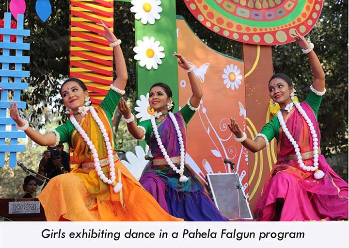 Women performing dance in Pahela Falgun