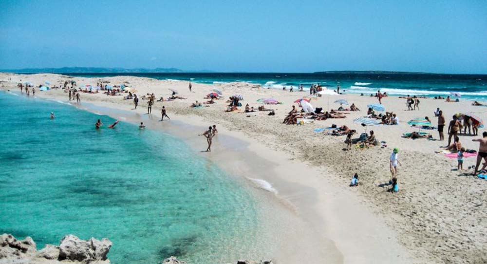 Top 14 best nudist beaches around the world - China.org.cn